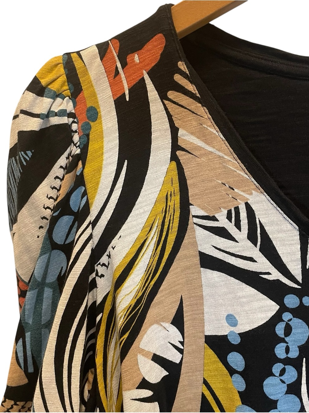 Chico's Abstract Tropical V-Neck Puff SleeveTop Black & Multicolor Leaf Print XL - Picture 2 of 8